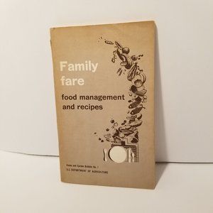 Vintage 1966 Family Fare Food Management and Recipes Book U.S. Dept of Agricultu